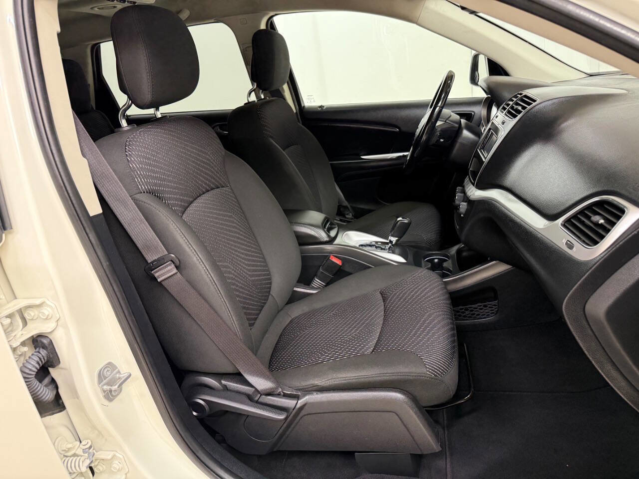 Used 2020 Dodge Journey SE w/ SE Popular Equipment Group FWD image 36