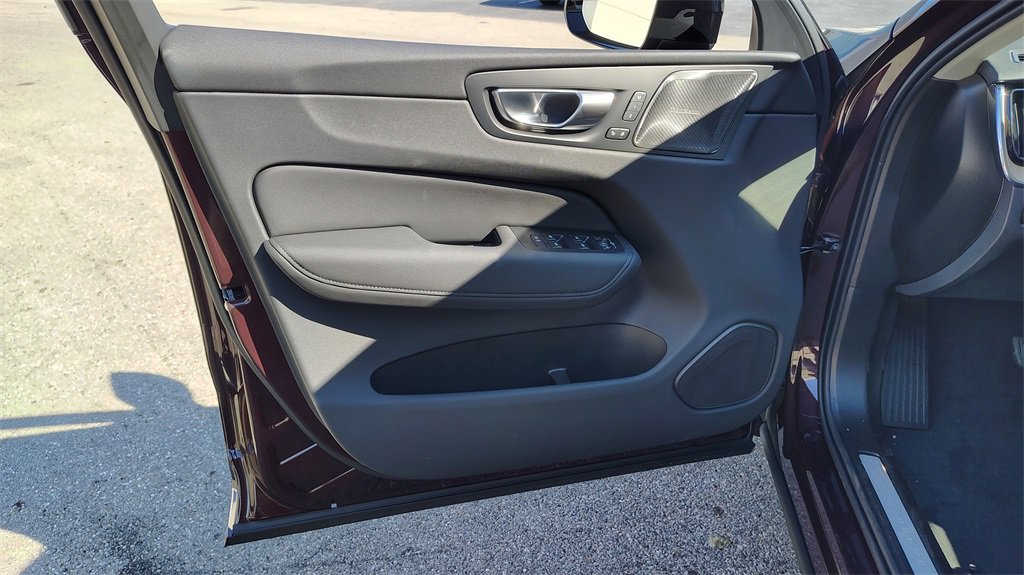 New 2026 Volvo XC60 B5 Plus w/ Climate Package image 8