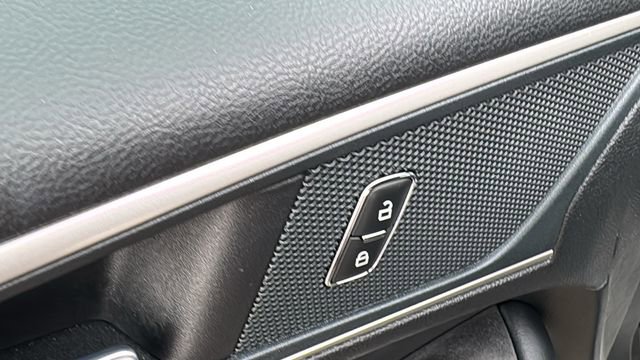 Certified 2024 Ford Edge SEL w/ Convenience Package image 10