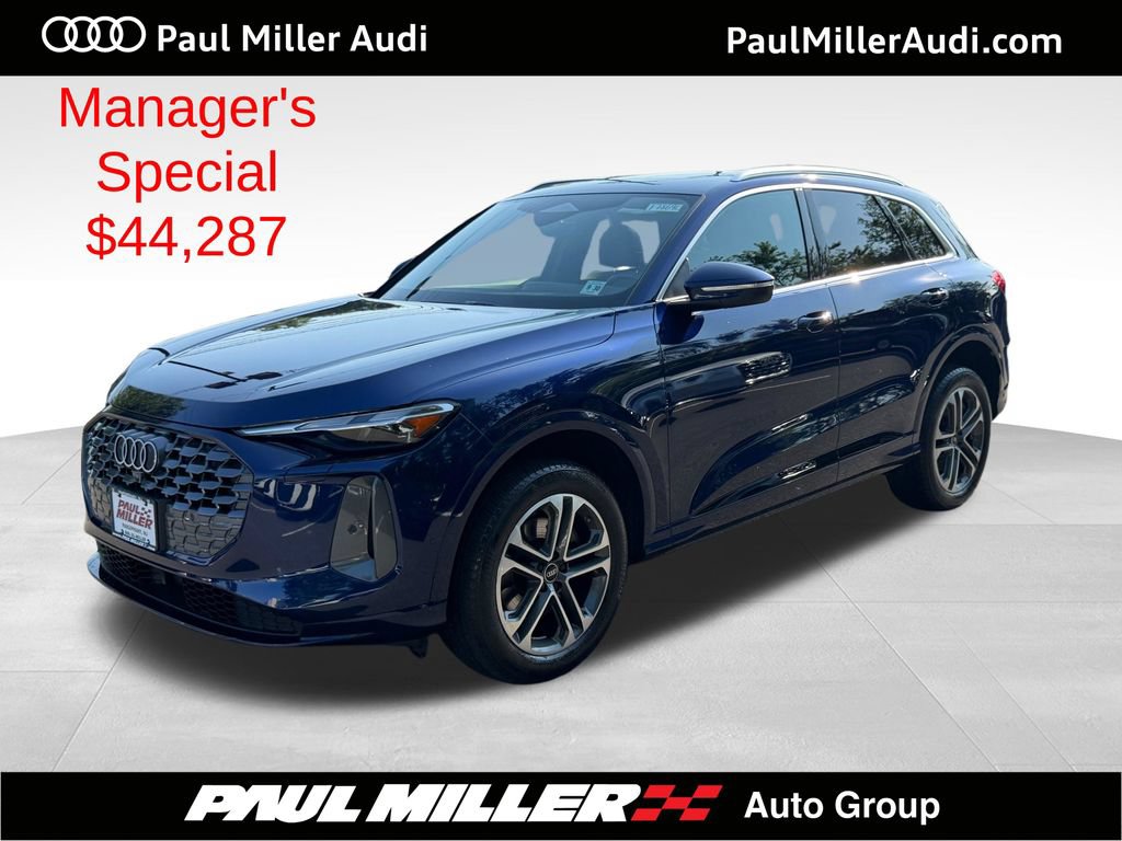 Used 2025 Audi Q5 Premium w/ Convenience Package