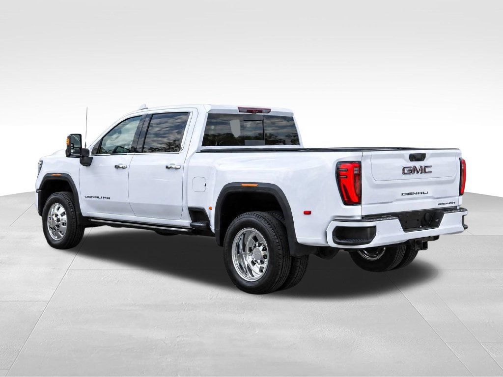 New 2026 GMC Sierra 3500 Denali Ultimate w/ LPO, Black Badging Package AWD/4WD image 4