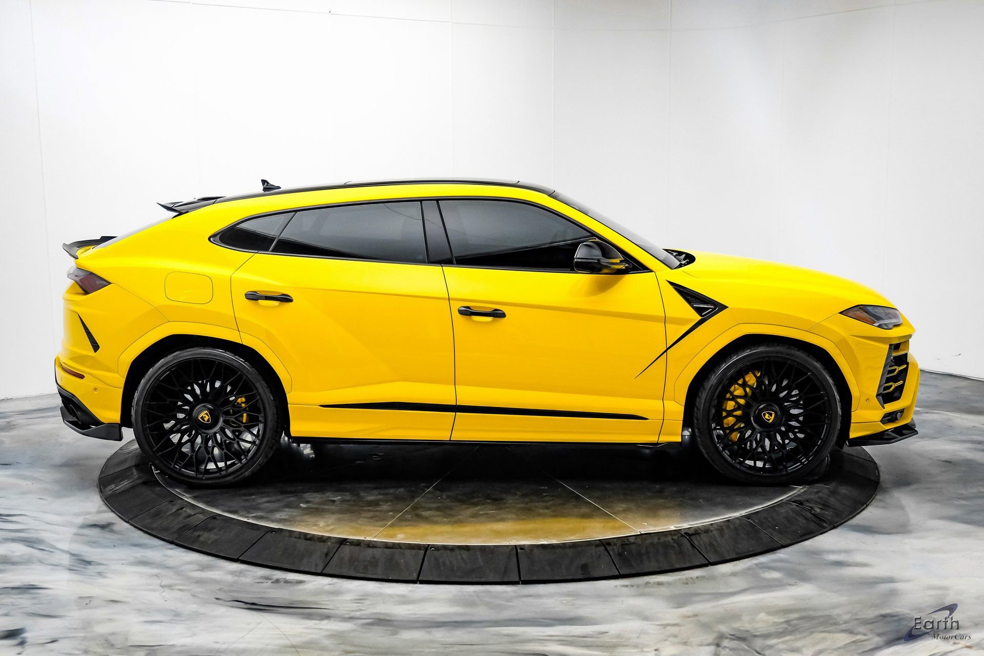 Used 2021 Lamborghini Urus image 22