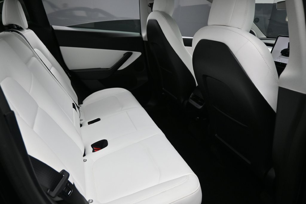 Used 2022 Tesla Model Y Performance AWD/4WD image 27