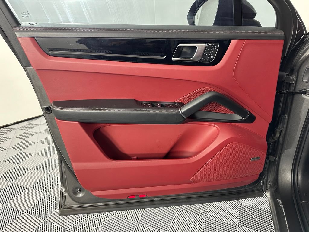 Certified 2023 Porsche Cayenne Coupe AWD/4WD image 16