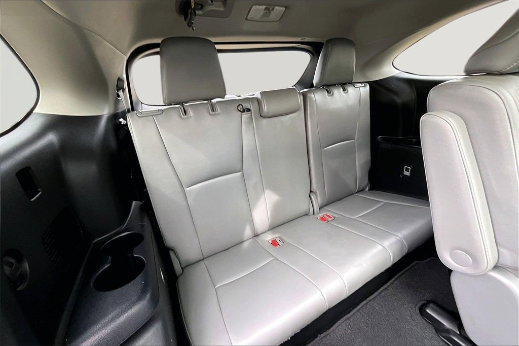 Used 2021 Toyota Highlander Platinum image 28