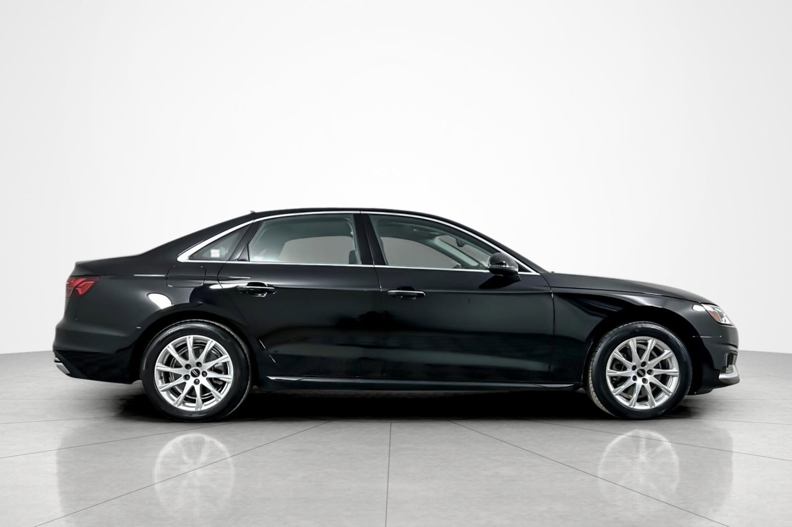 Used 2023 Audi A4 2.0T Premium w/ Convenience Package image 6