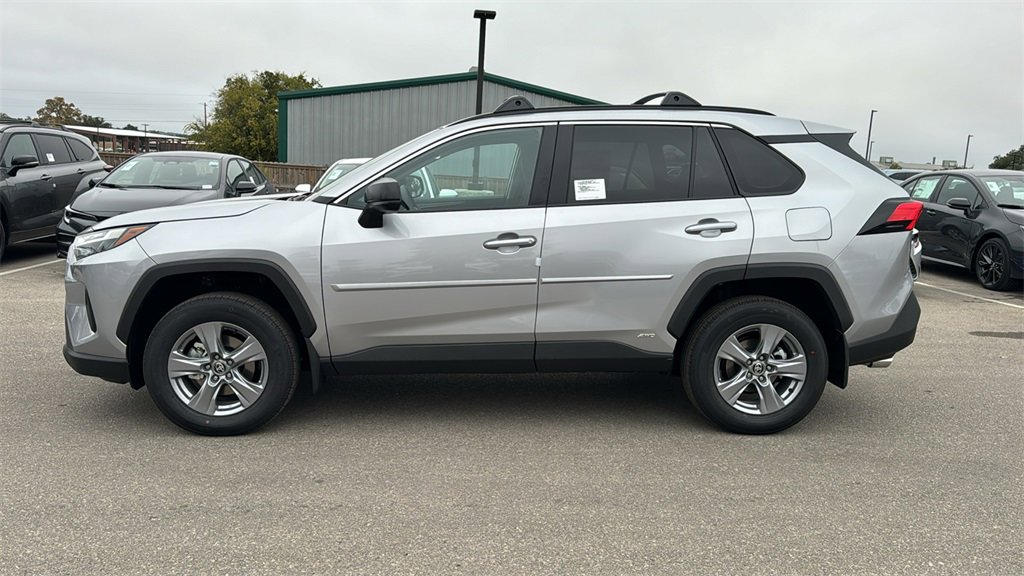 New 2025 Toyota RAV4 LE image 4