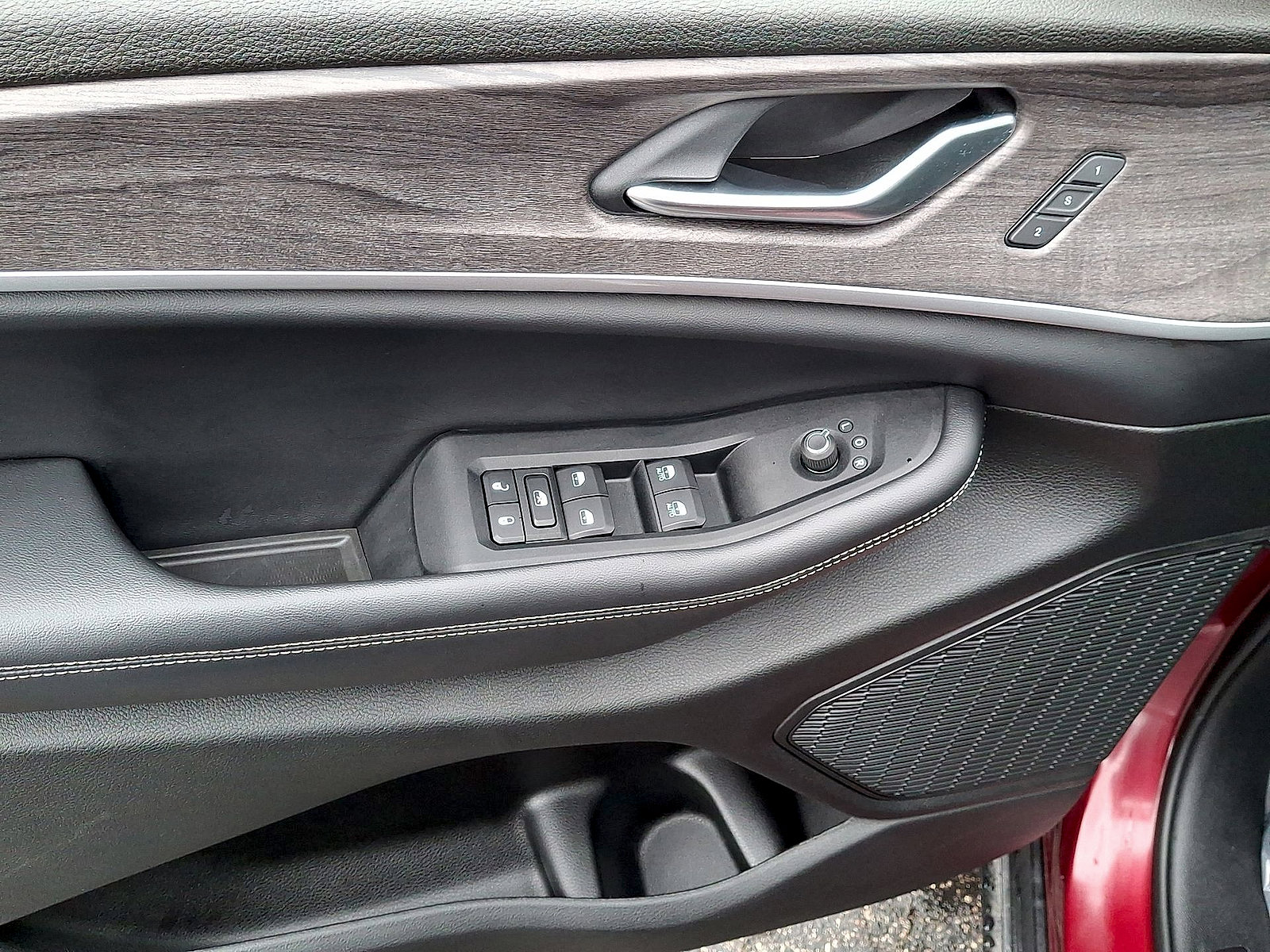 Used 2023 Jeep Grand Cherokee Limited w/ Luxury Tech Group II AWD/4WD image 10