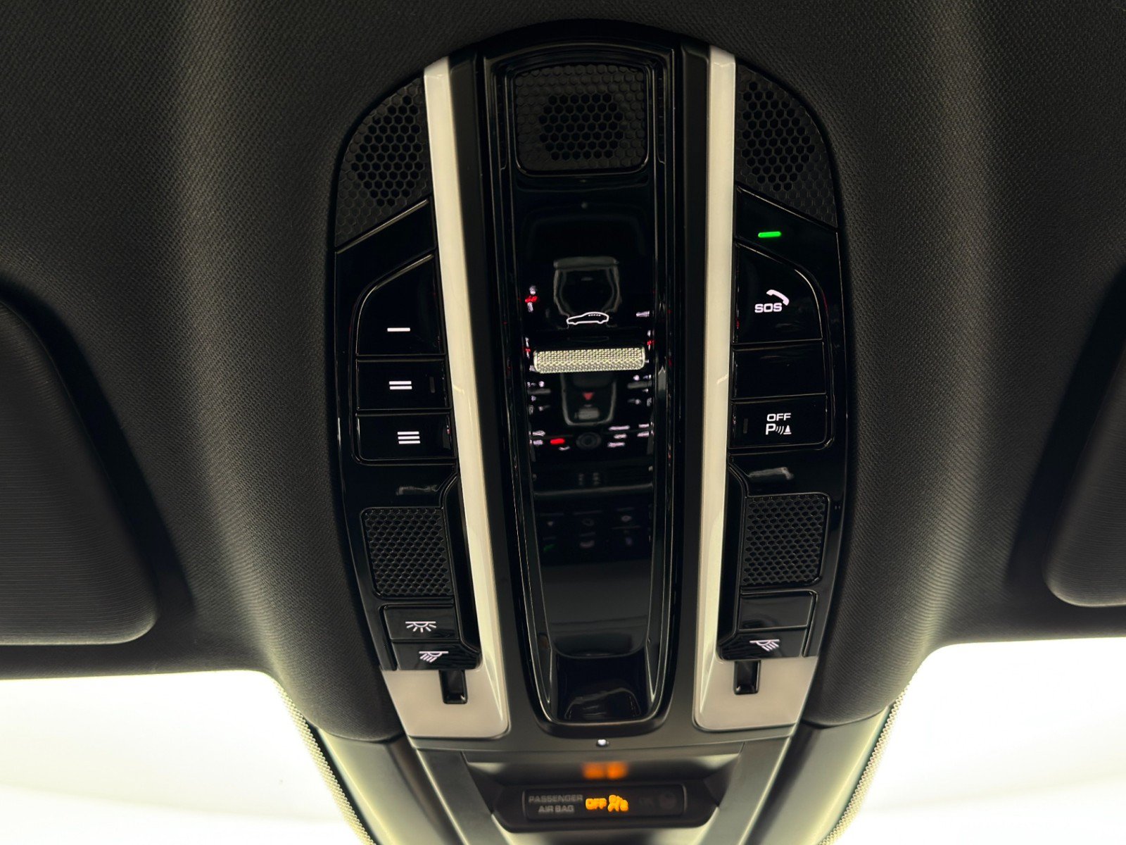 Used 2023 Porsche Cayenne Coupe AWD/4WD image 35