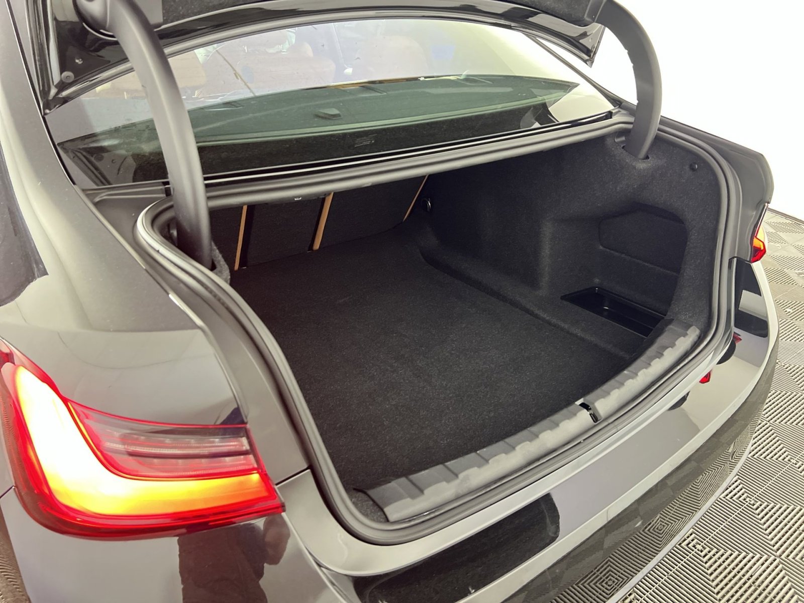 Used 2026 BMW 330i Sedan image 26