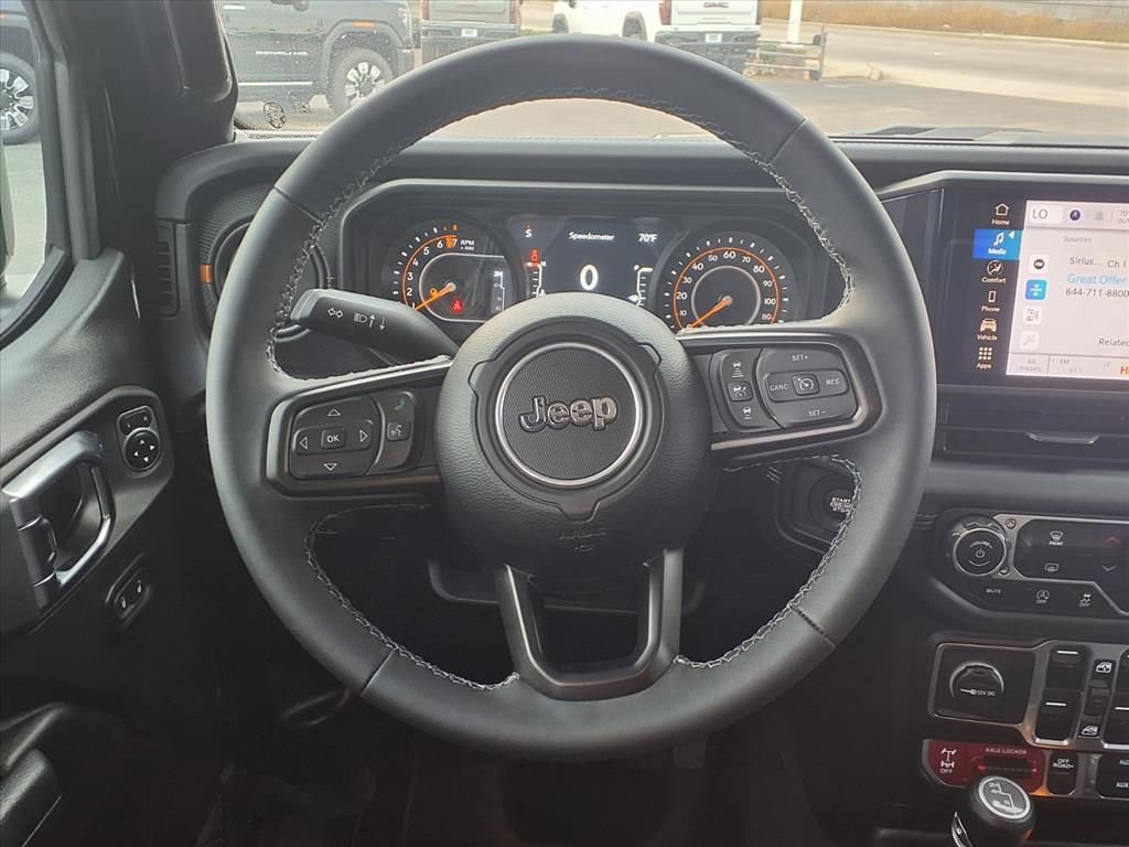 Used 2025 Jeep Gladiator Mojave image 11
