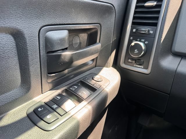Used 2017 RAM 1500 Express AWD/4WD image 13