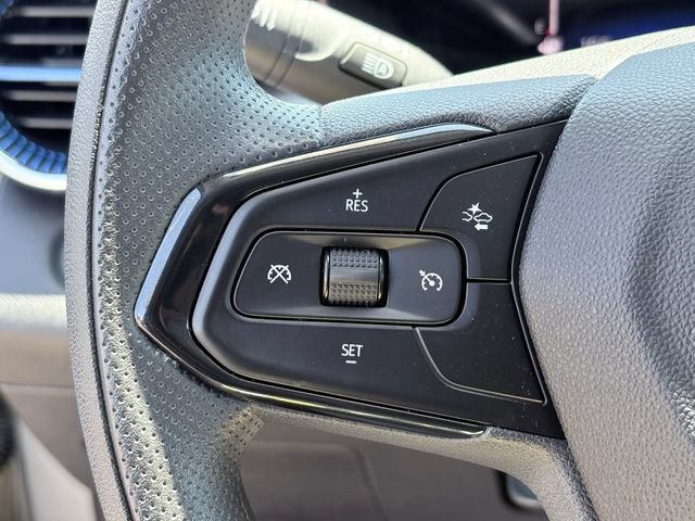 Used 2025 Chevrolet Trax LT FWD image 13