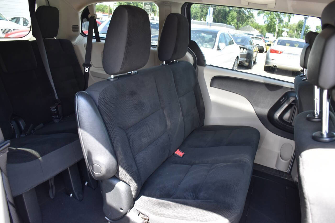 Used 2019 Dodge Grand Caravan SE image 15