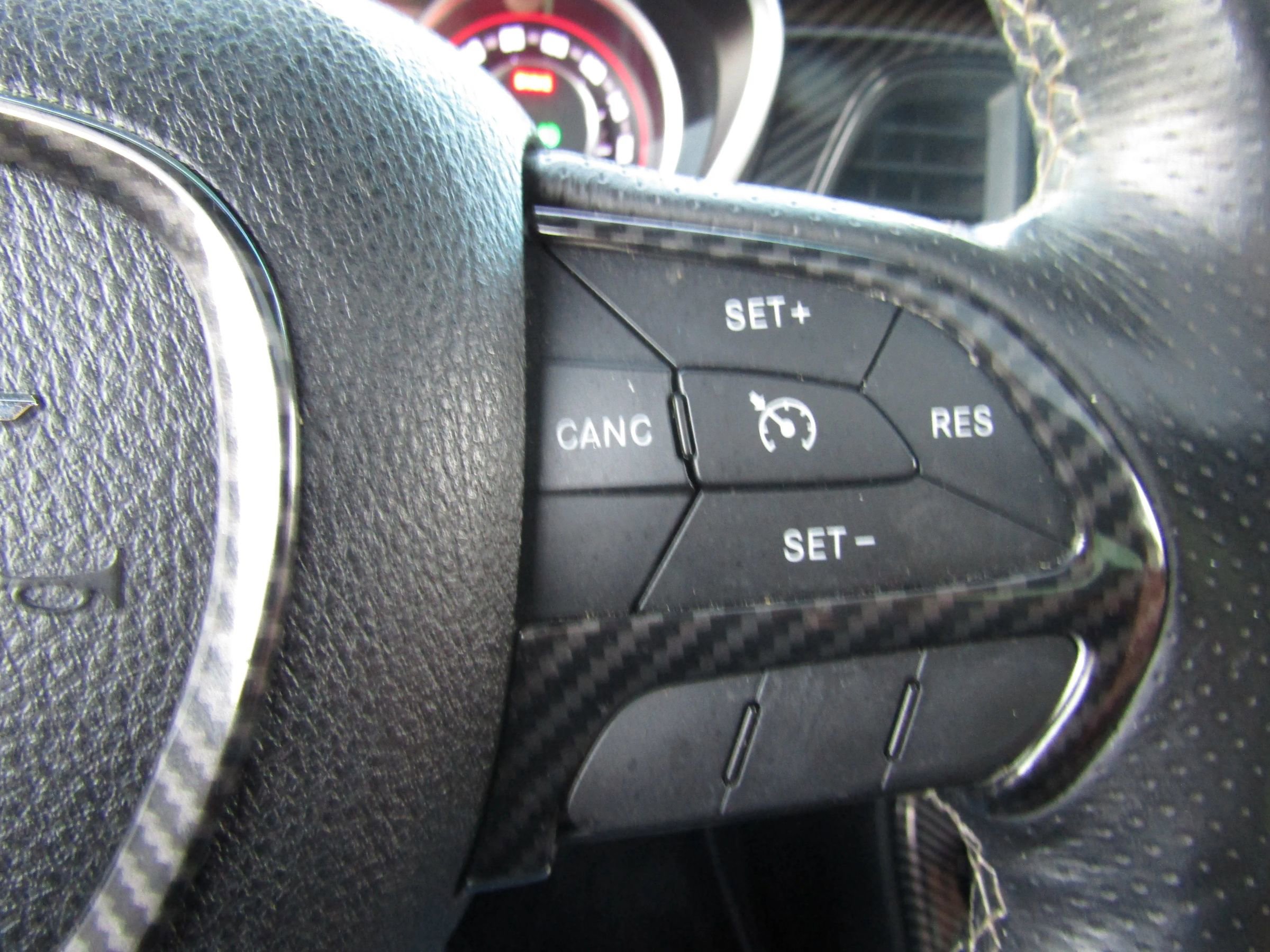 Used 2015 Dodge Challenger SRT w/ Technology Group image 30