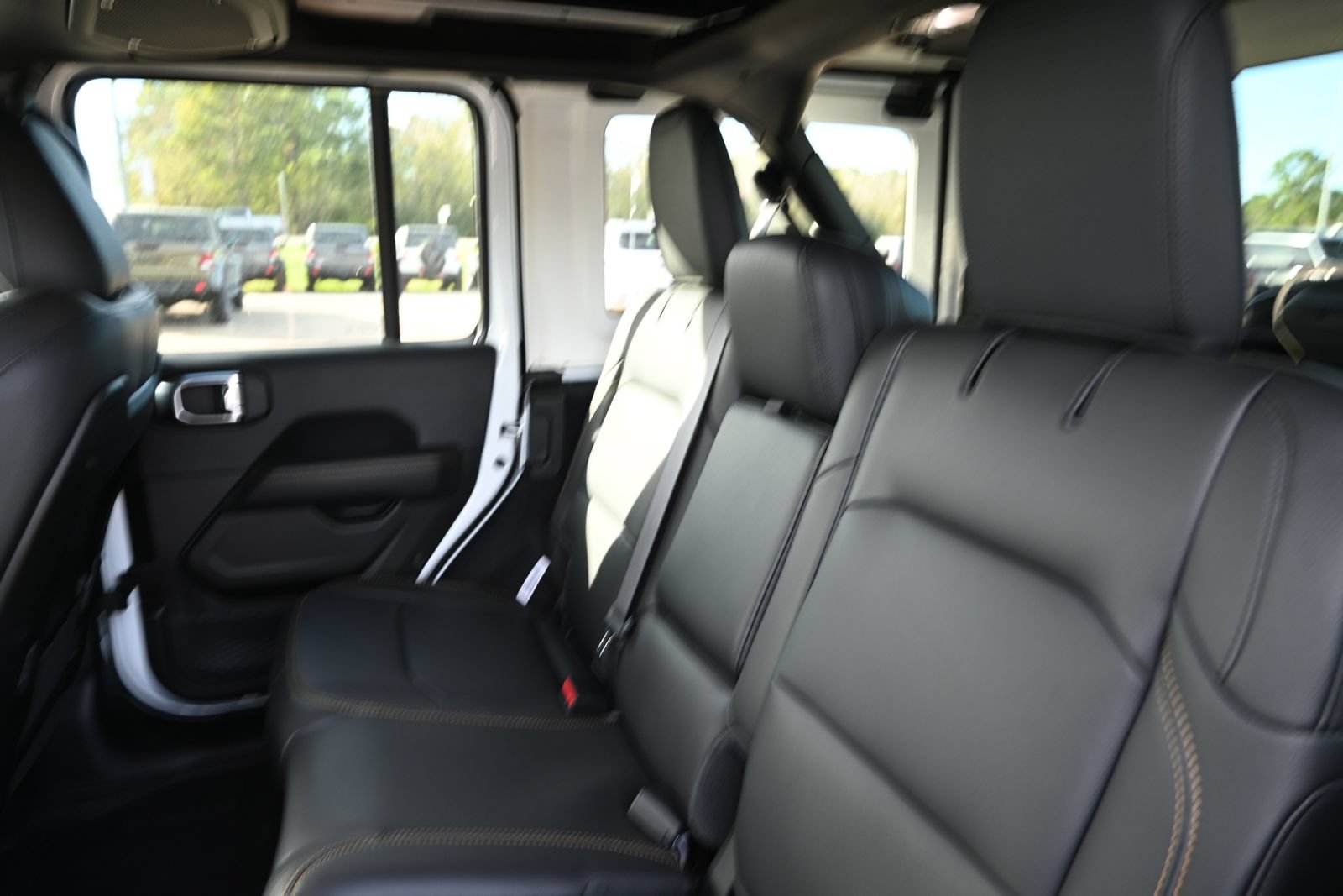 New 2025 Jeep Wrangler Unlimited Sahara AWD/4WD image 27