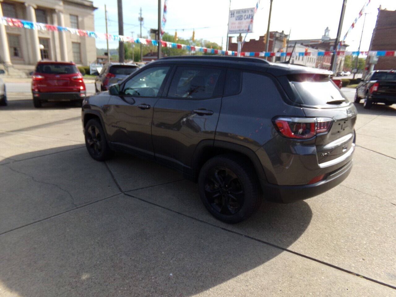 Used 2019 Jeep Compass Latitude AWD/4WD image 4