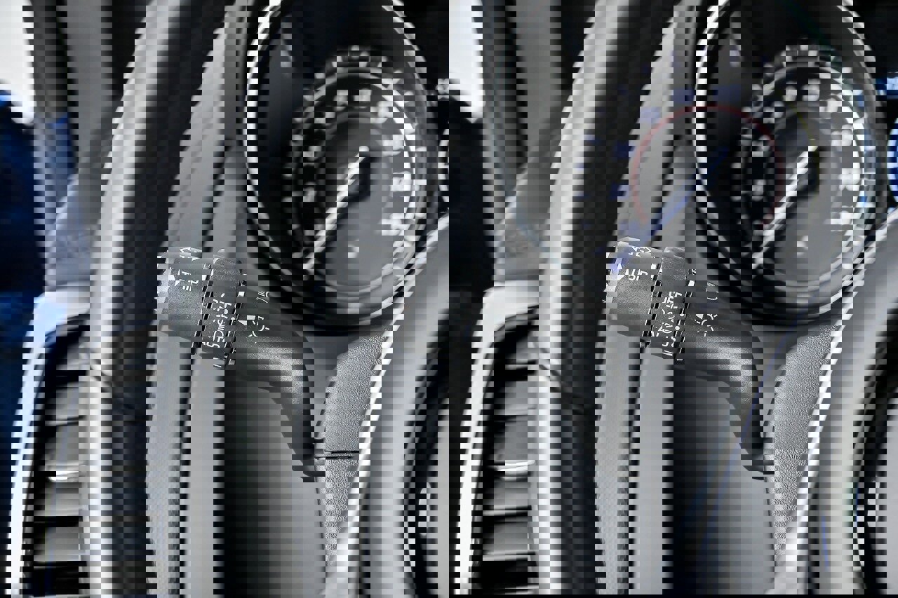 Used 2018 Jaguar F-TYPE R-Dynamic image 27