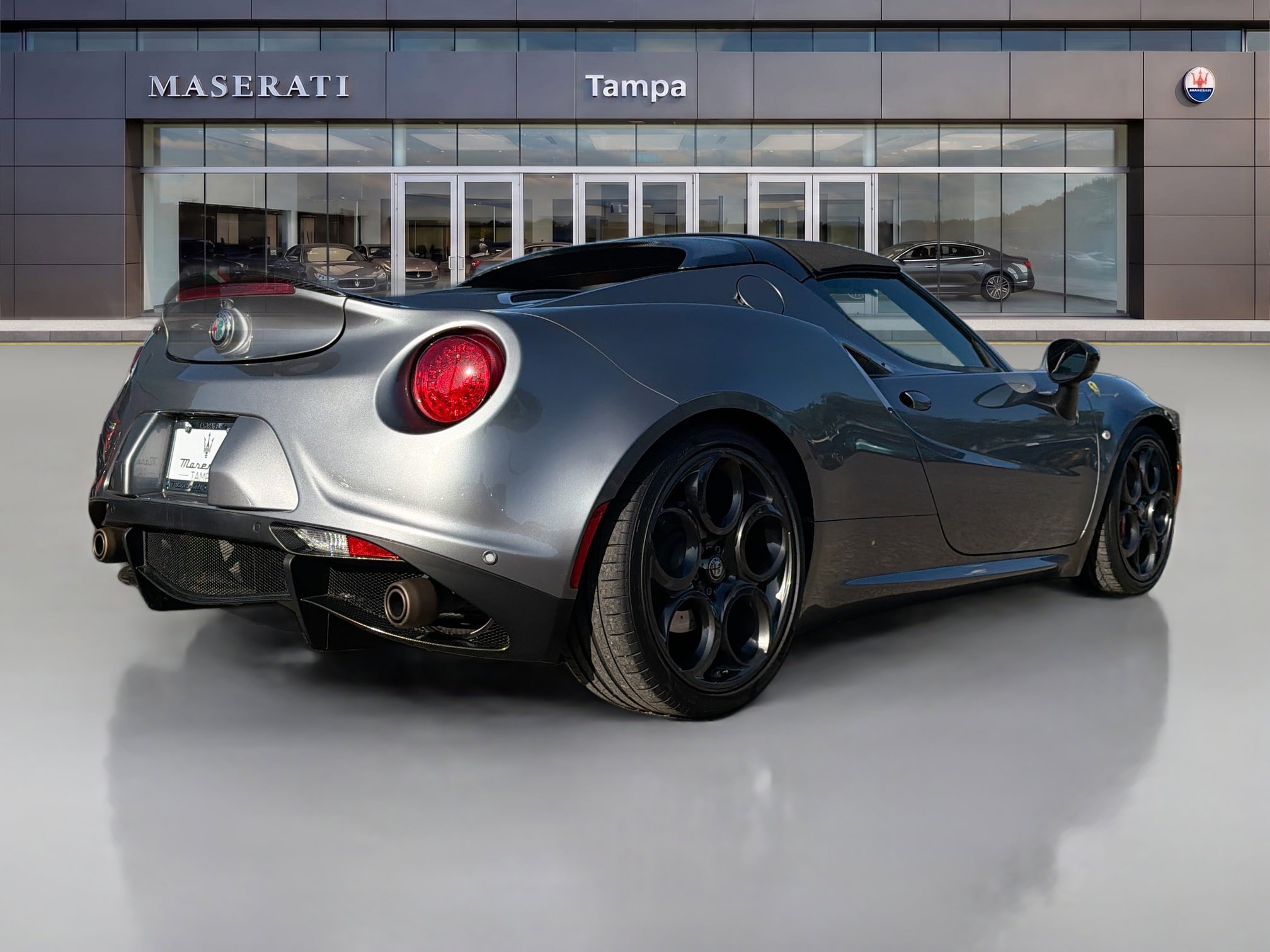 Used 2020 Alfa Romeo 4C Spider RWD image 3