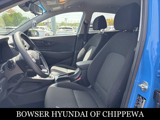 Used 2022 Hyundai Kona SEL w/ Winter Weather Package AWD/4WD image 2