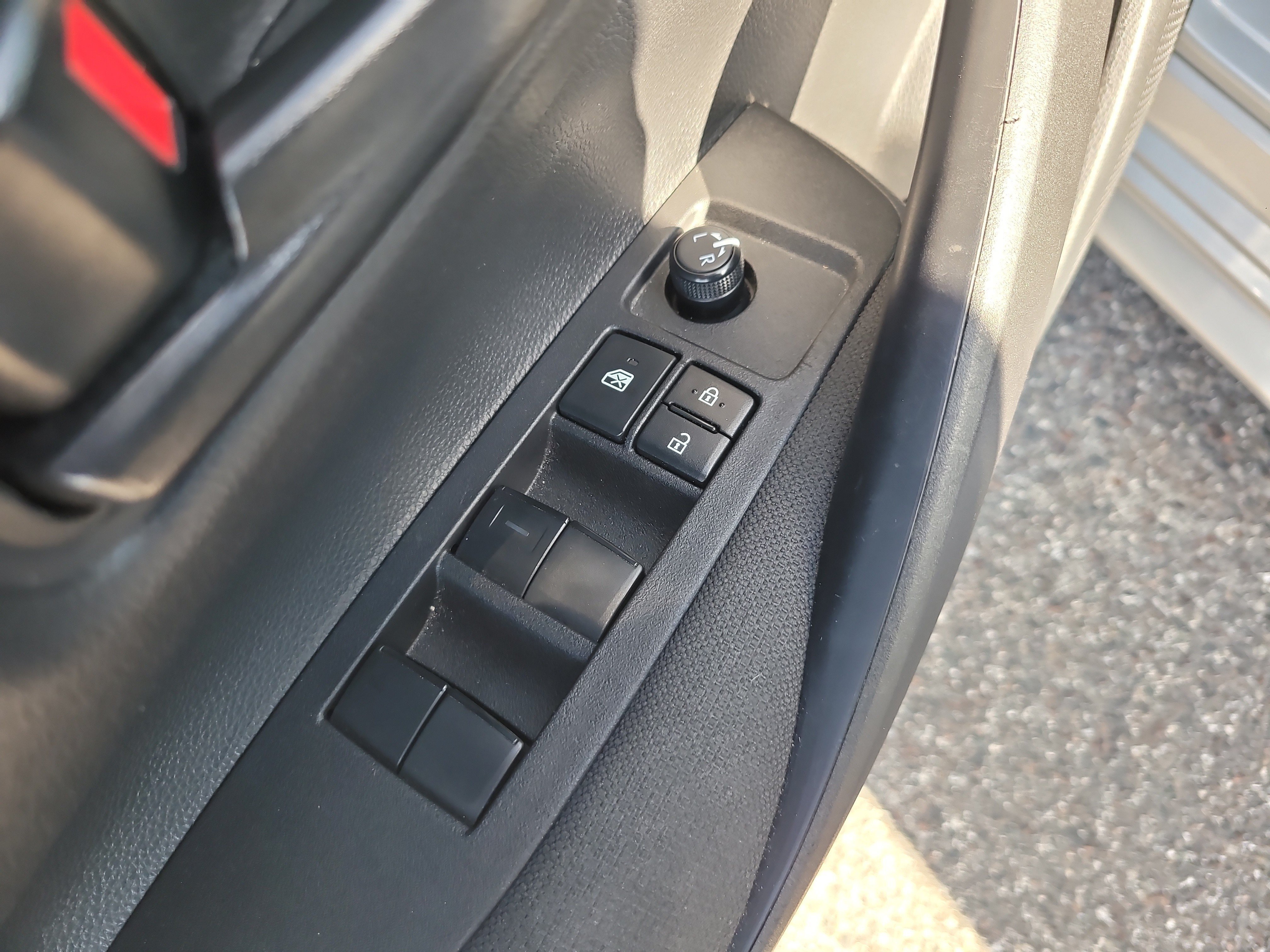 Used 2025 Toyota Corolla LE FWD image 16