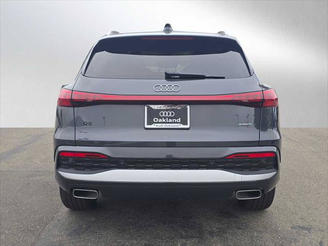 Used 2025 Audi Q5 Premium Plus w/ Premium Plus AWD/4WD image 4