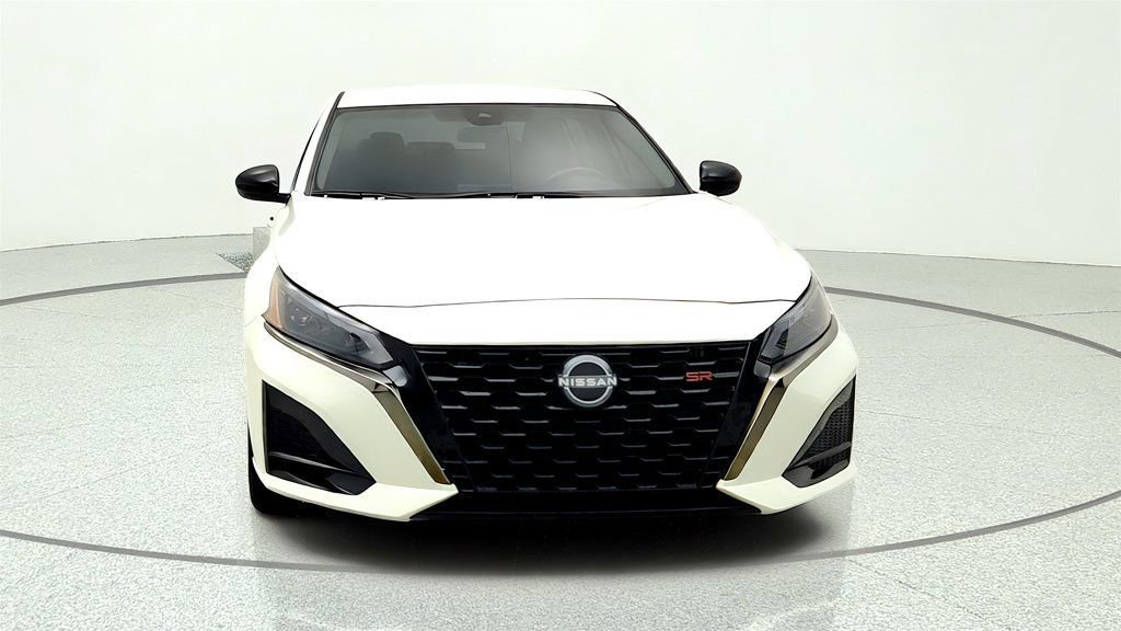 Used 2024 Nissan Altima 2.5 SR AWD/4WD image 2