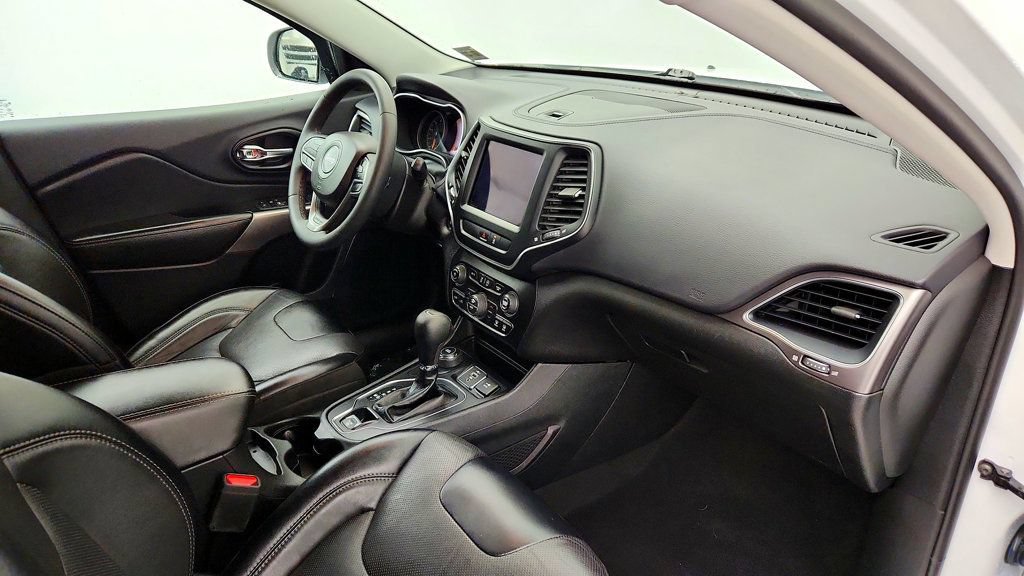 Used 2022 Jeep Cherokee Latitude Lux w/ Sun & Sound Group AWD/4WD image 25