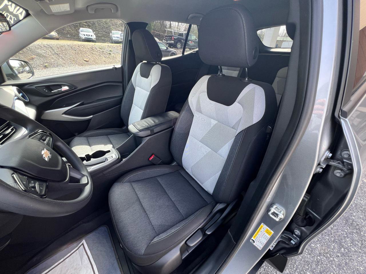 Used 2024 Chevrolet Trax LS w/ LS Convenience Package image 18