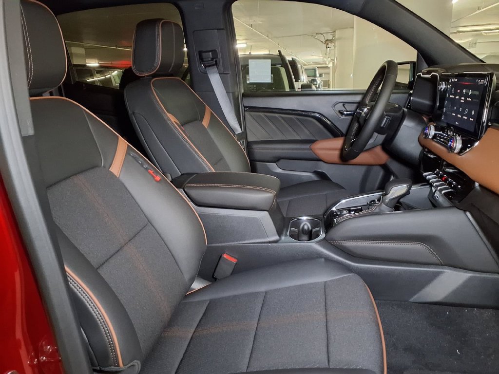 New 2026 GMC Canyon AT4 w/ Technology Plus Package AWD/4WD image 6