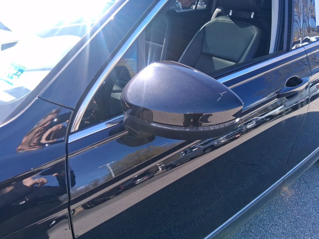 Used 2021 Volkswagen Tiguan S image 8