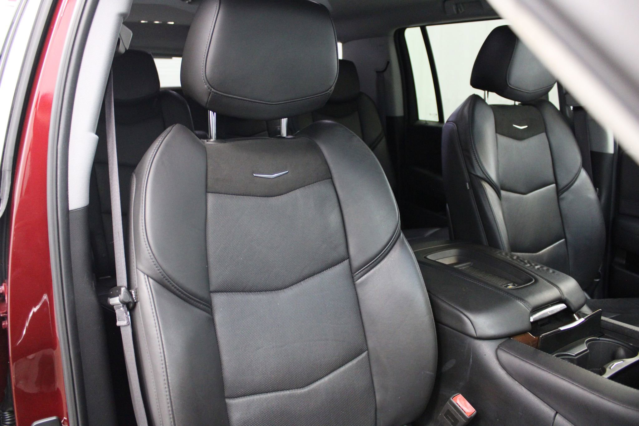 Used 2017 Cadillac Escalade ESV Luxury image 36