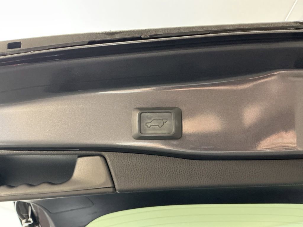 Used 2019 Toyota RAV4 Limited image 31