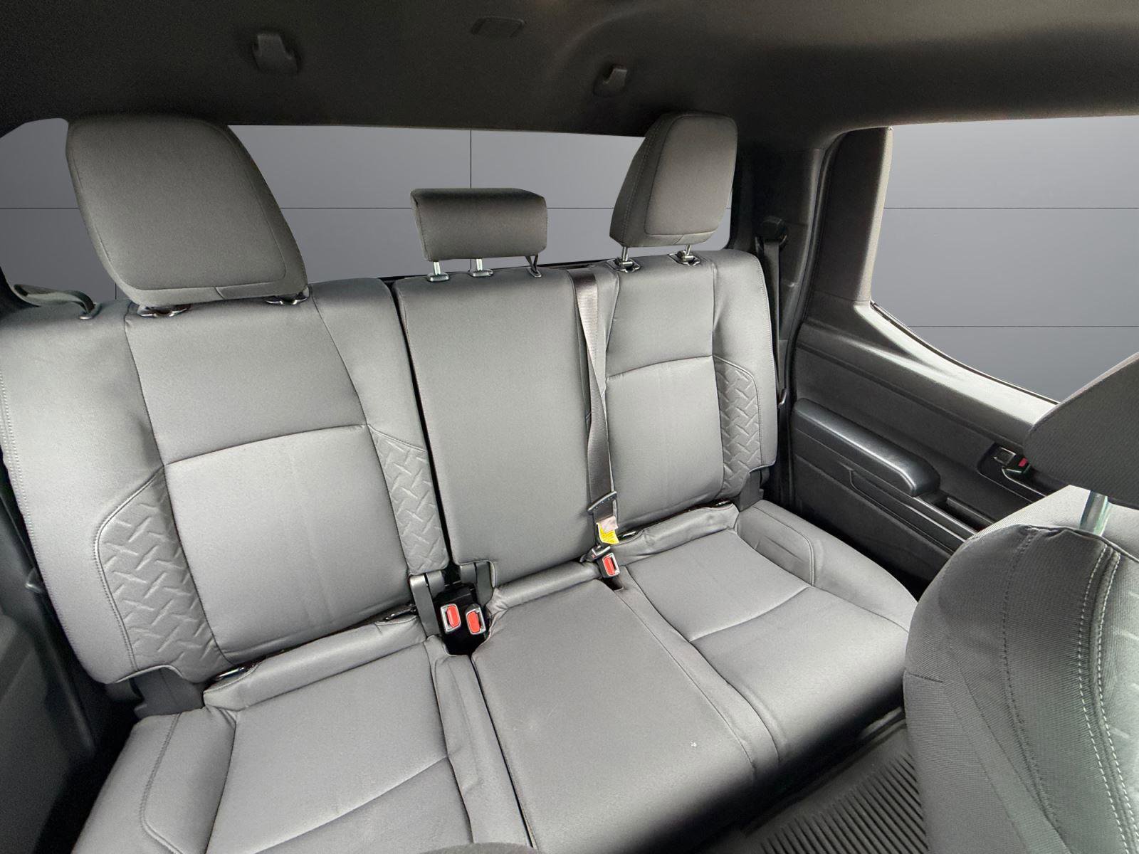 Used 2025 Toyota Tacoma SR5 AWD/4WD image 19