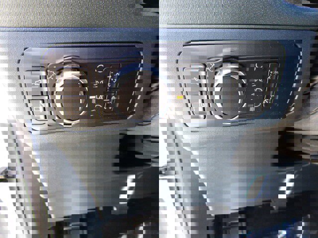 New 2025 Ford Maverick XLT image 38