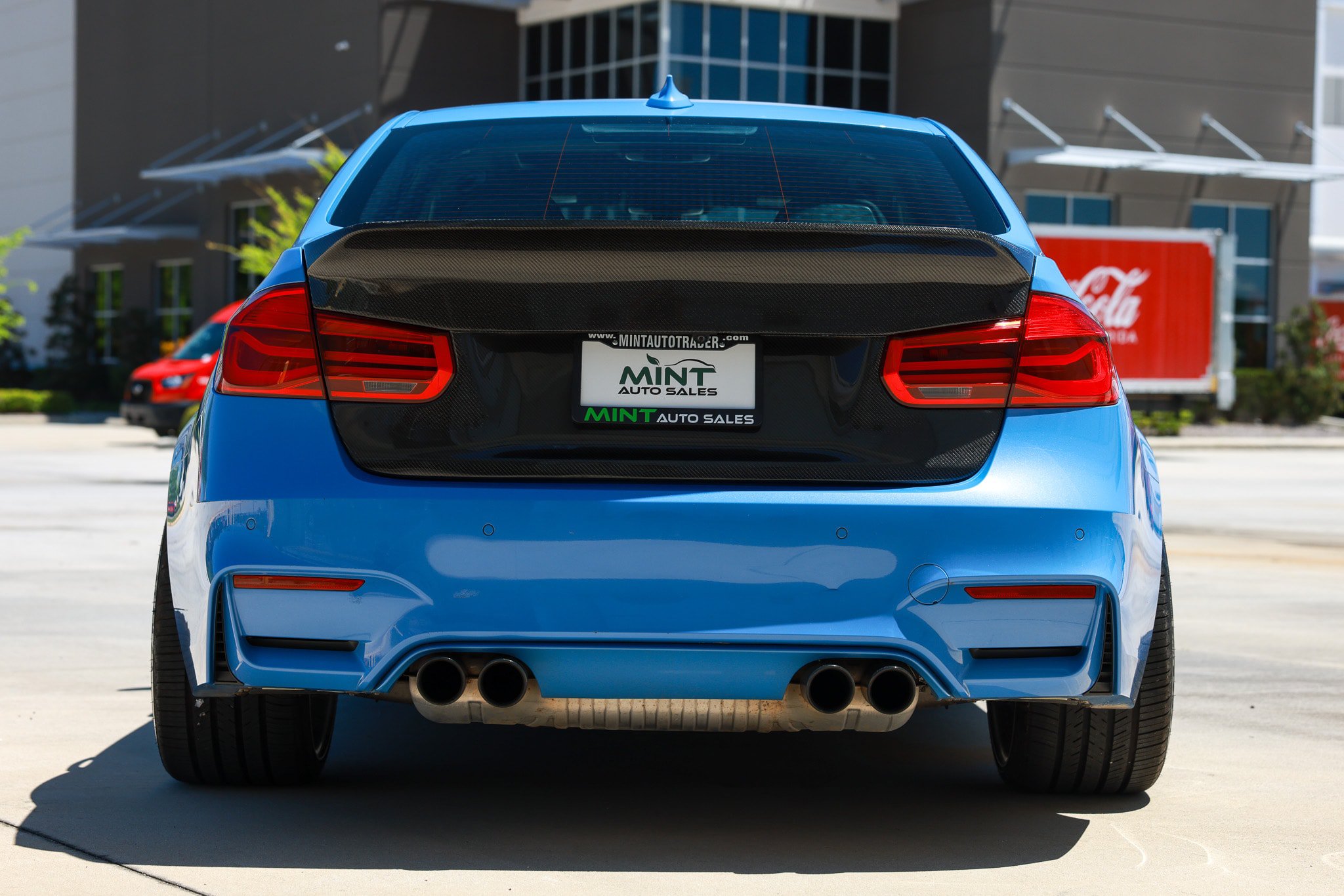 Used 2018 BMW M3 RWD image 11