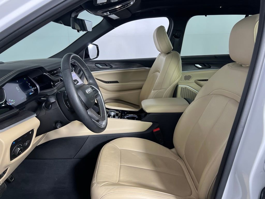 Used 2022 Jeep Grand Cherokee Limited 4xe w/ Luxury Tech Group II image 23