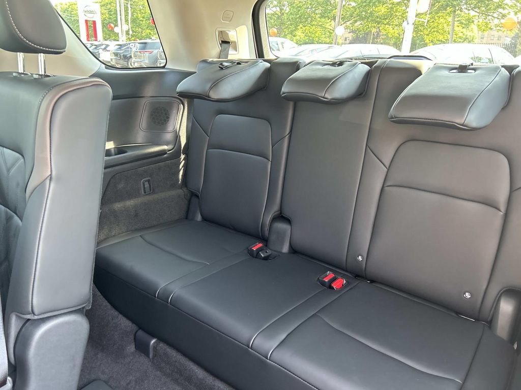 New 2026 Nissan Pathfinder Platinum w/ Cargo Package AWD/4WD image 8