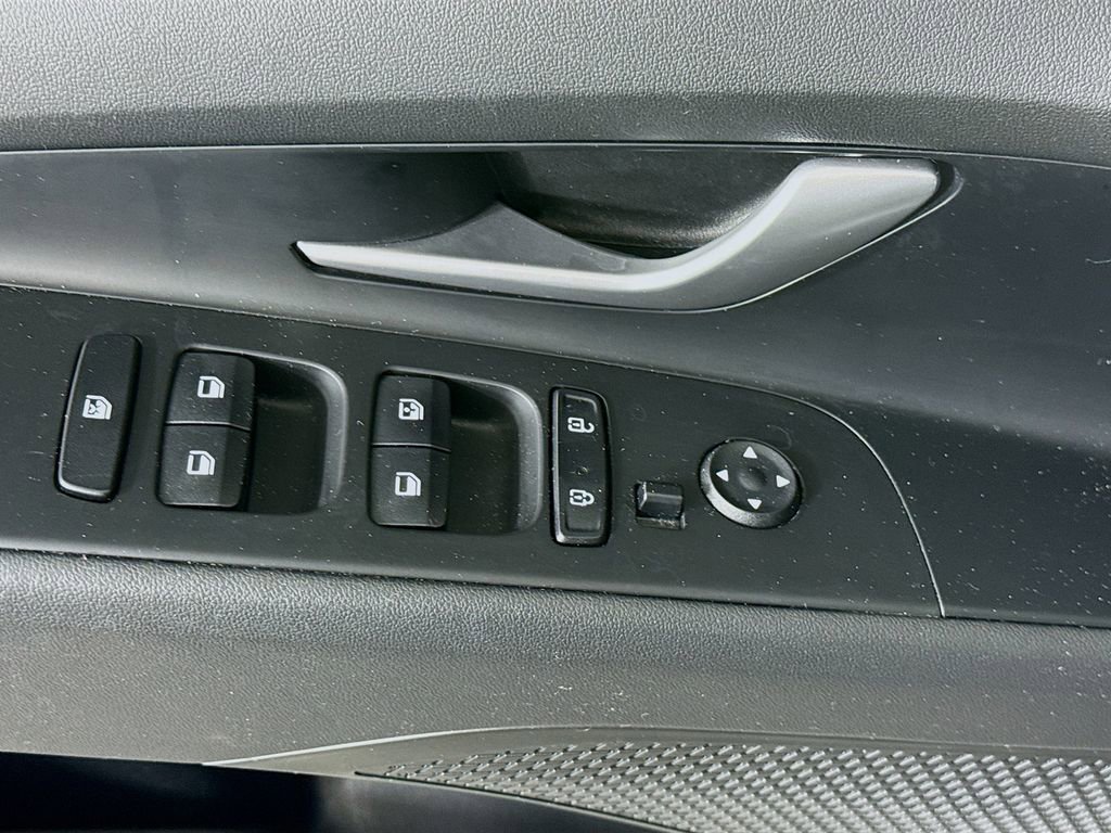 Certified 2022 Hyundai Elantra SEL w/ Cargo Package image 22