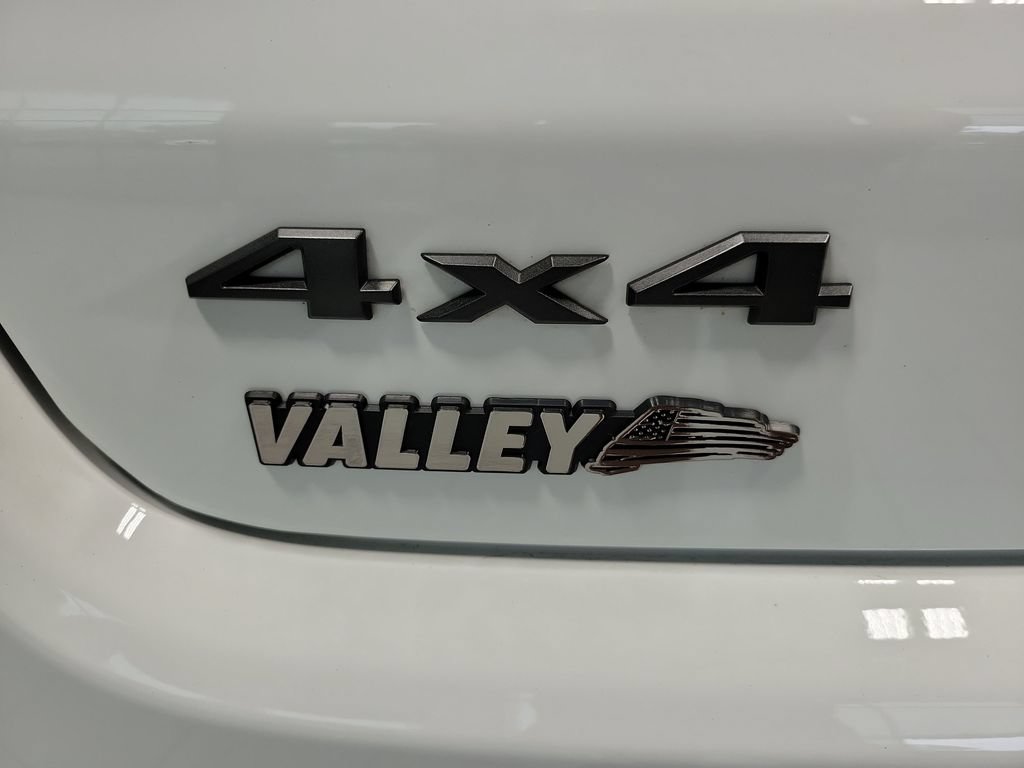 Used 2026 Jeep Compass Trailhawk AWD/4WD image 13