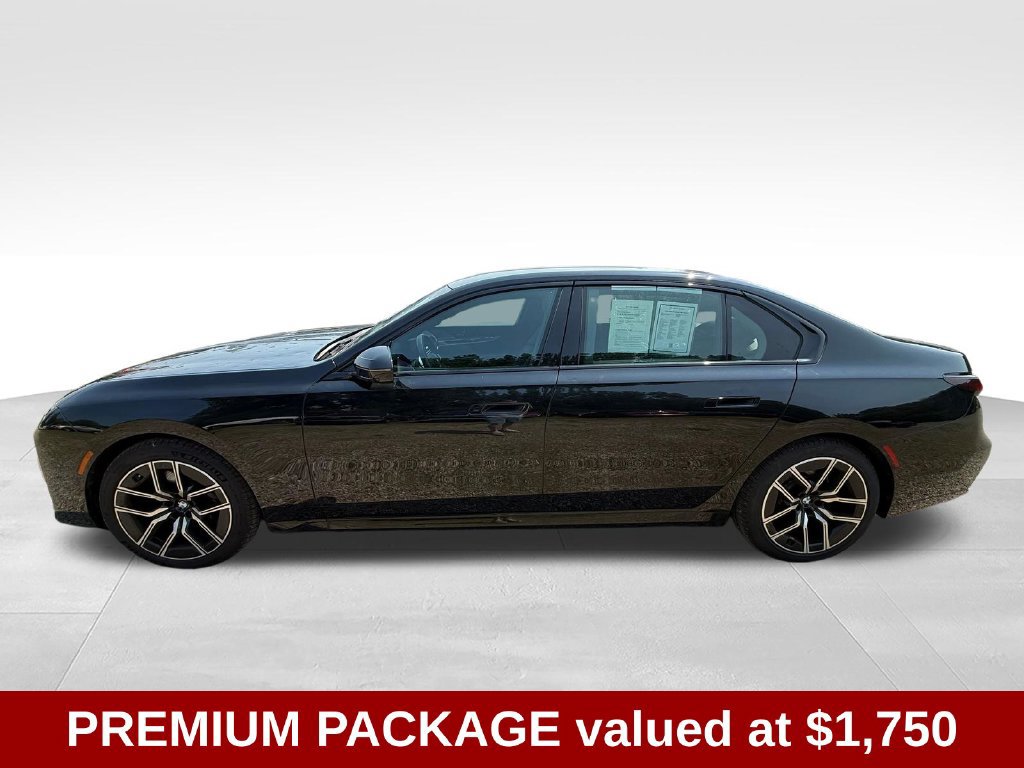 Used 2025 BMW 740i xDrive AWD/4WD image 3