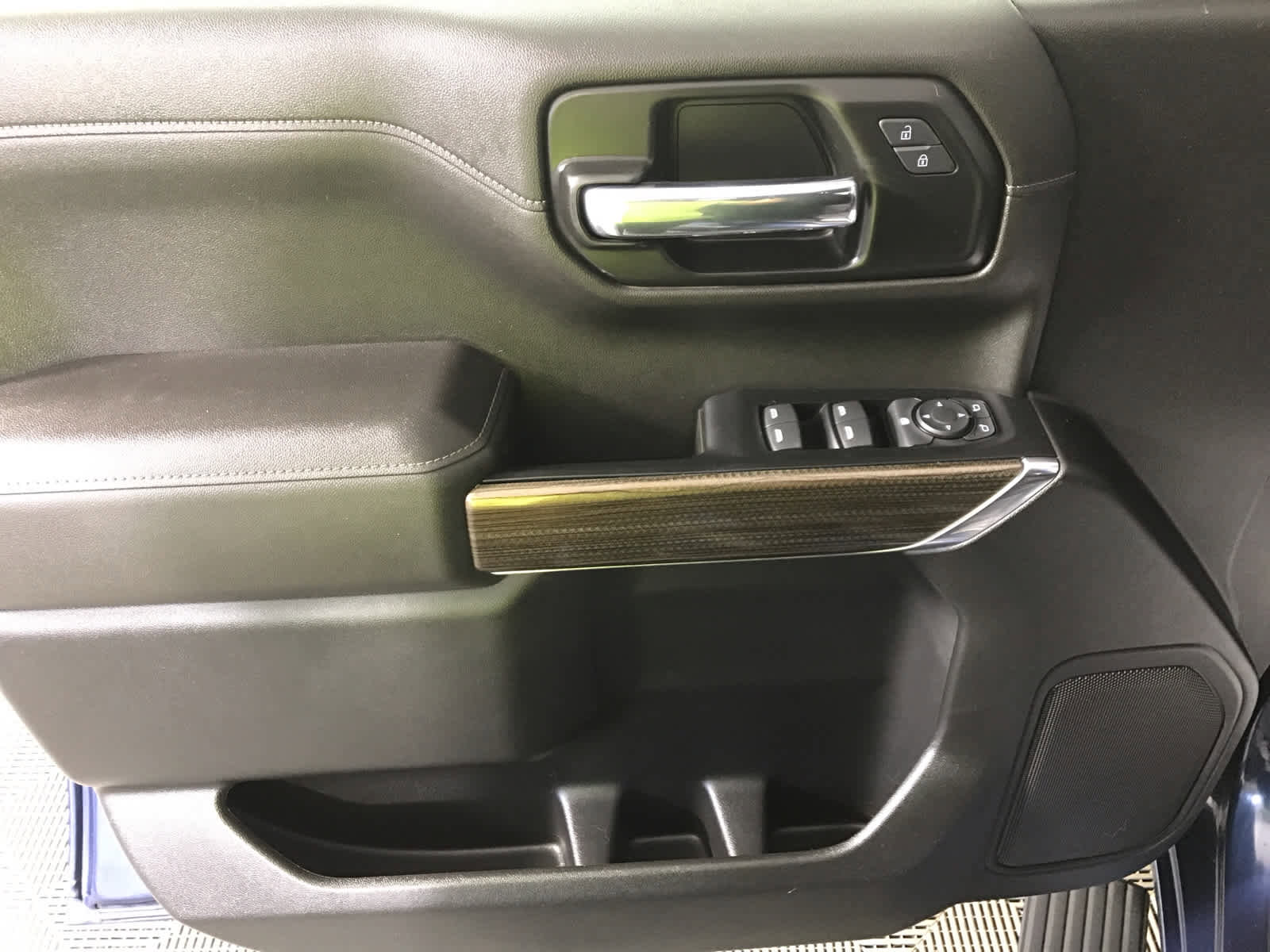 Used 2022 Chevrolet Silverado 1500 LT image 26