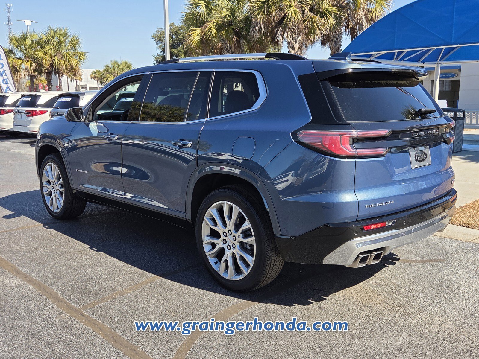 Used 2024 GMC Acadia Denali w/ Super Cruise Package image 7