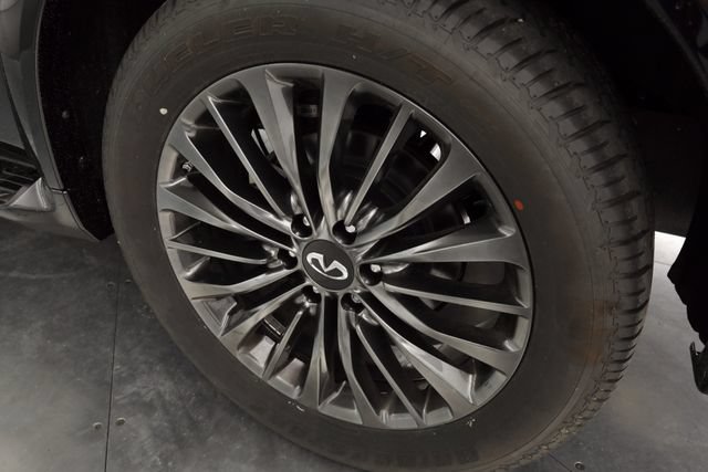 Used 2023 INFINITI QX80 Sensory AWD/4WD image 9