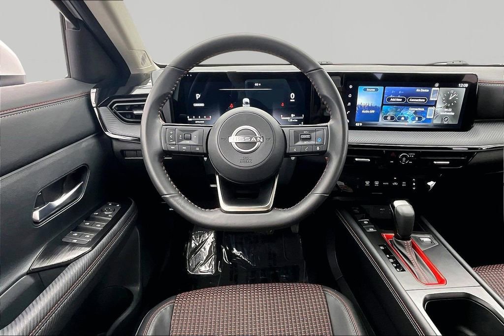 Used 2025 Nissan Kicks SR FWD image 5