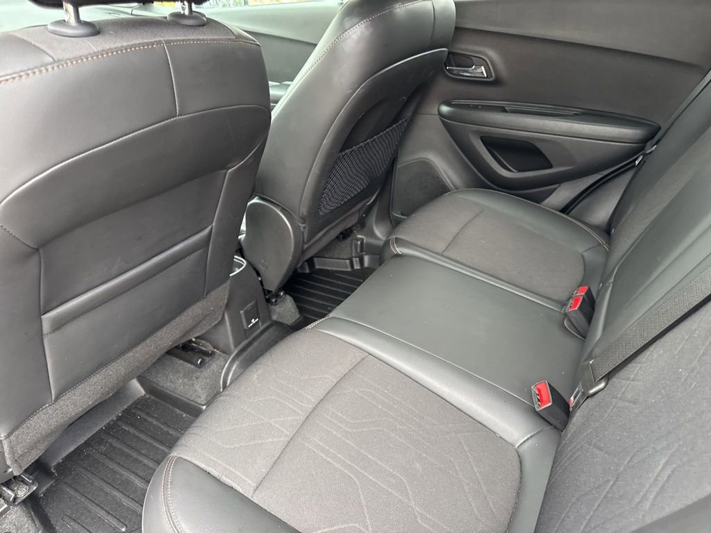 Used 2021 Chevrolet Trax LT w/ Sport Edition image 27