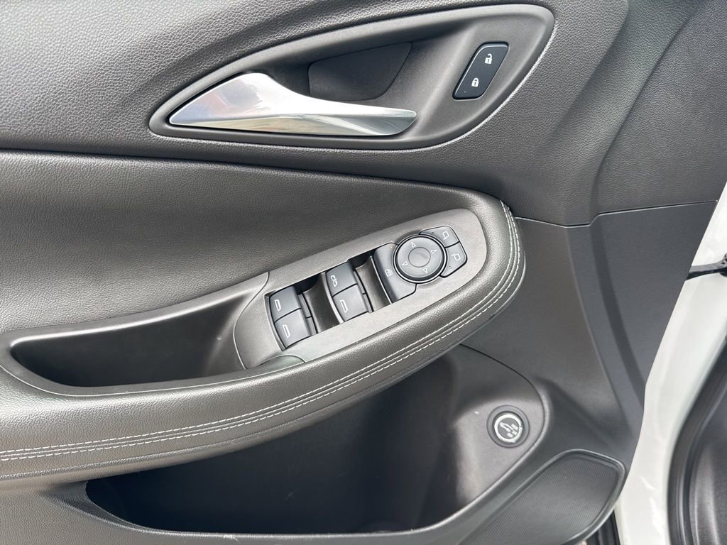 Used 2025 Buick Encore GX Preferred w/ Comfort Package AWD/4WD image 17