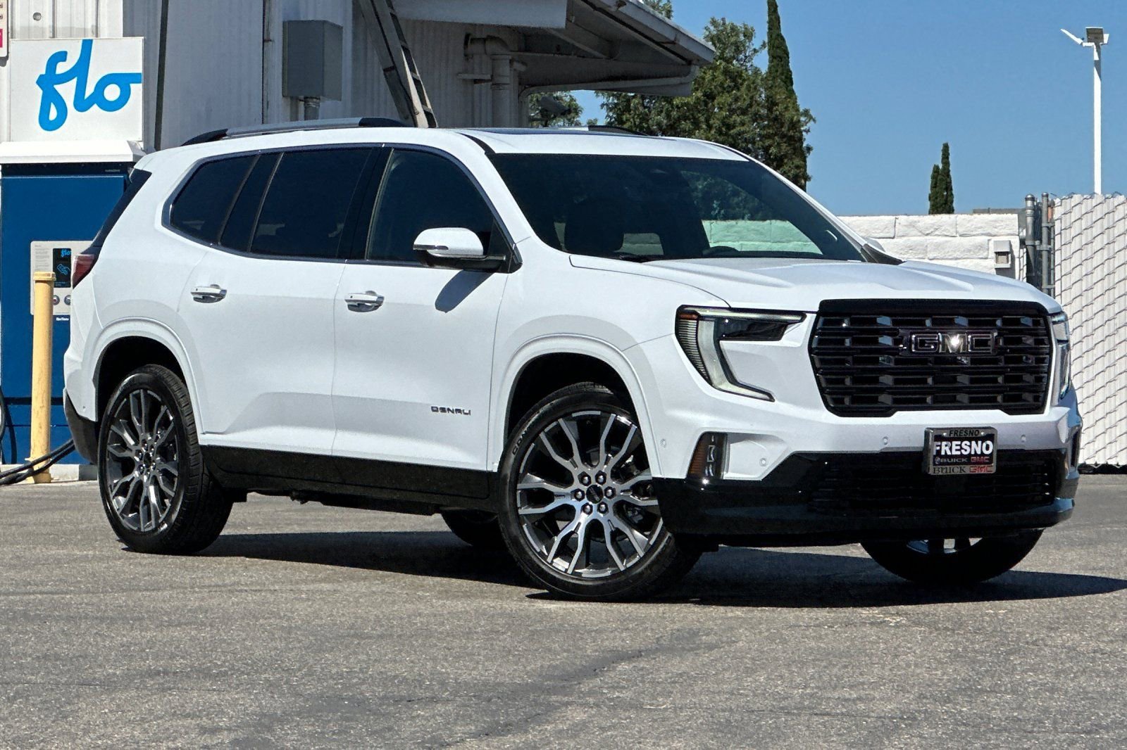 New 2026 GMC Acadia Denali Ultimate AWD/4WD image 2
