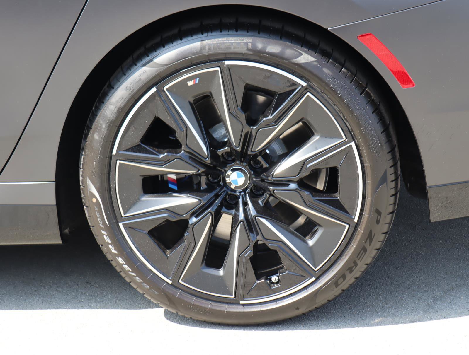 New 2026 BMW 740i w/ Premium Package image 9