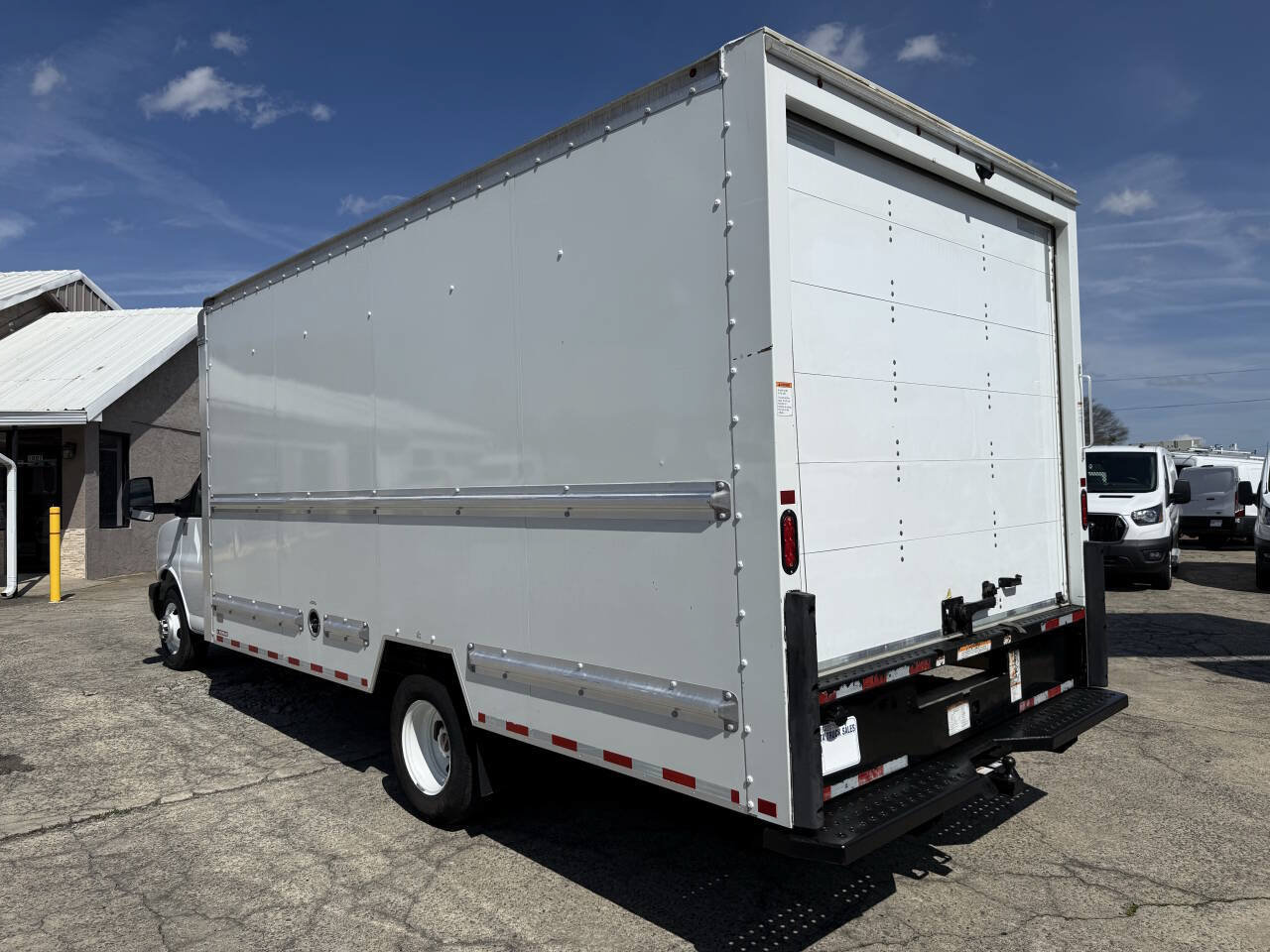 Used 2021 GMC Savana 3500 Extended w/ Power Convenience Package RWD image 20